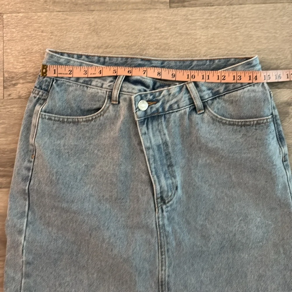 SHEIN Light Blue Denim Jeans
